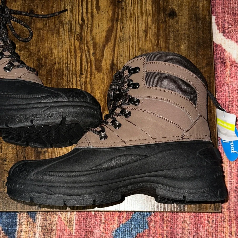 Eddie Bauer Men's RyanPeak Insulated Lace Up Duck Boots - size 10 NWT